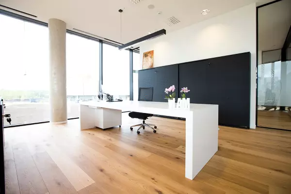 Bureau de direction en U avec chaise de bureau ergonomique